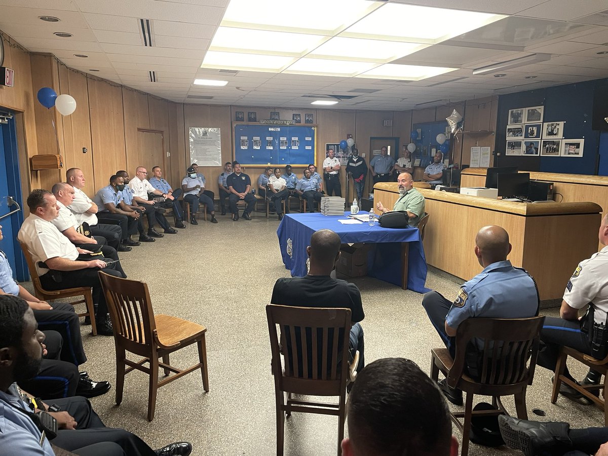 PPDMGillespie's tweet photo. Thank U @Mpolymer for an outstanding experience! We truly appreciate u coming to the @PPD18Dist to discuss leadership lessons &amp; your experiences from your time w/ the @CIA. Such a valuable discussion with our officers. Amazing! https://t.co/DXbFnlzboO