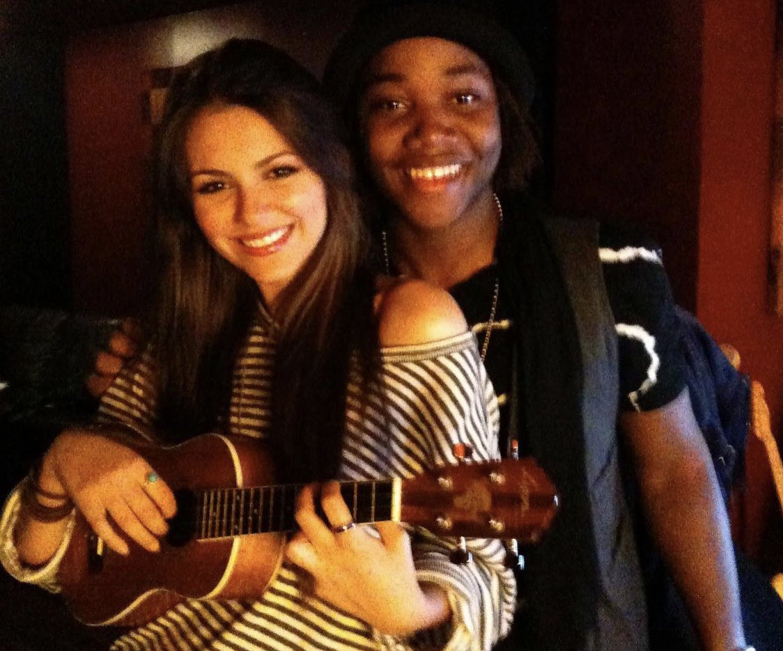 lomlvictoria_'s tweet photo. #10YearsOfVictorious https://t.co/SqkWMX34Mz