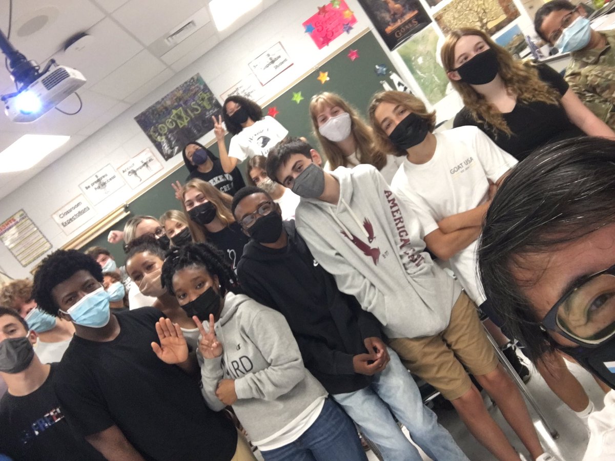 mmstratton's tweet photo. #backwithpride in N203 @hcpss_hohs @PrincipalNovak https://t.co/Ifbxub9Yuv