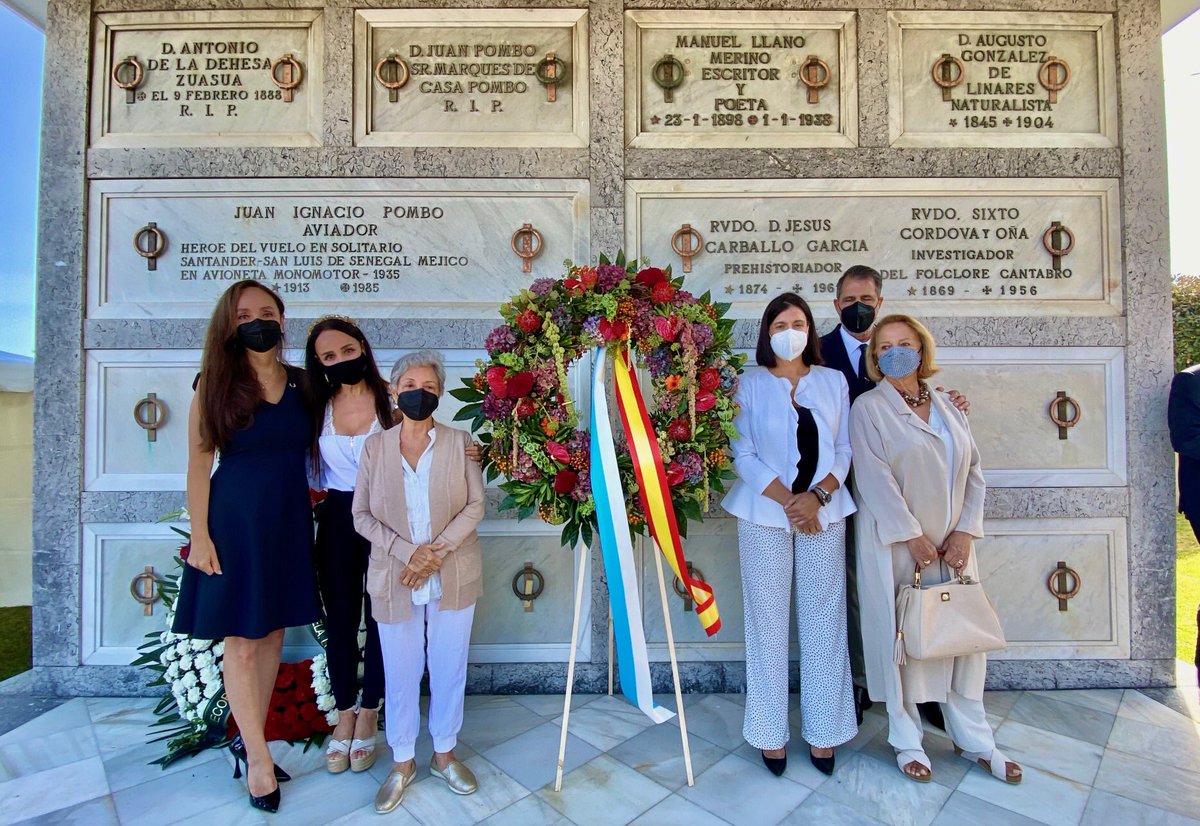 gemaigual's tweet image. 🌊Iniciamos un intenso homenaje a #VitalAlsar✨Con su familia, hemos depositado sus cenizas en el Panteón de Ilustres de @cemen_ciriego, hemos descubierto la placa de su paseo en La Maruca y la nueva denominación del centro del Litoral 🙏🏻Toda nuestra gratitud al navegante.