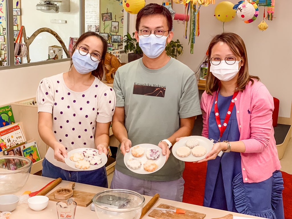 WuKaiSha's tweet photo. Our online Mooncake Making Workshop was a great success and enjoyed by over 100 children &amp; adults! Thanks to Michelle, Teresa showing us how to make Snowy Mooncakes and Bowling, Dennis from PSA for assisting. If you missed the workshop, visit our Community Hub to watch recording. https://t.co/UZ2zvpHVO8