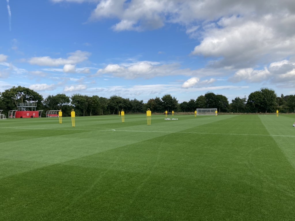 Browner1416's tweet image. 4th and final session for the NIWU19 squad is underway ⚽️💚💙