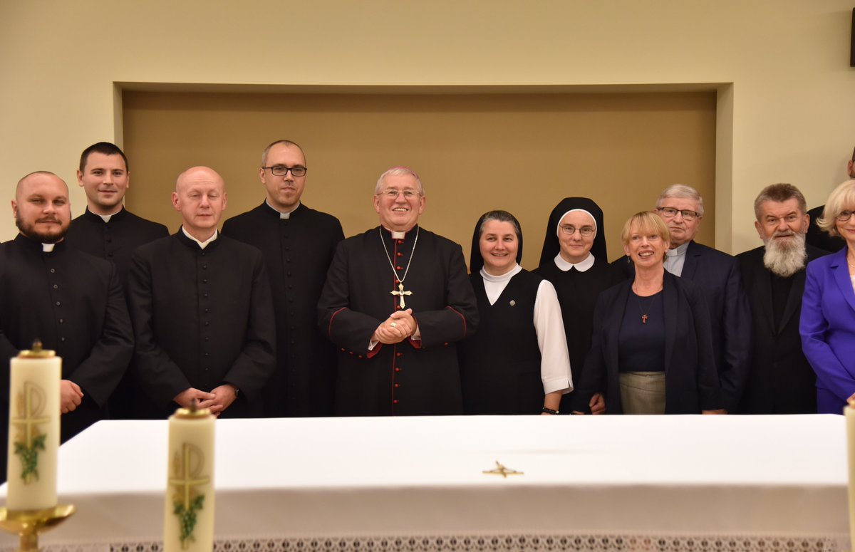 13 misjonarzy rozpoczęło rok formacyjny w Centrum Formacji Misyjnej w Warszawie 🤗🥰
bit.ly/3lt3db8
<a href="/MivaPolska/">MIVA Polska</a> <a href="/pdm_missio/">Papieskie Dzieła Misyjne</a> <a href="/misyjne_pl/">misyjne.pl</a> <a href="/ekaipl/">eKAI</a>