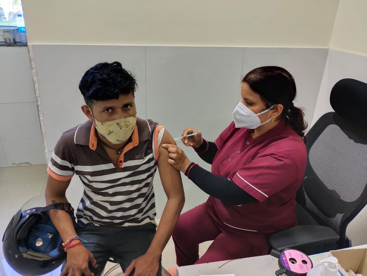 NationalVani's tweet photo. Rishikesh: Under the Covid-19 Vaccination Campaign, about 352 people were vaccinated against Covid at the Covid Vaccination Center, AIIMS, Rishikesh till 3 pm https://t.co/pDfv39aiT9 @aiimsrishi @MinOfHealthUK @MoHFW_INDIA @PMOIndia @pushkardhami @DIPR_UK @PIBDehradun @ukcmo https://t.co/Lc4MZ2ClxR