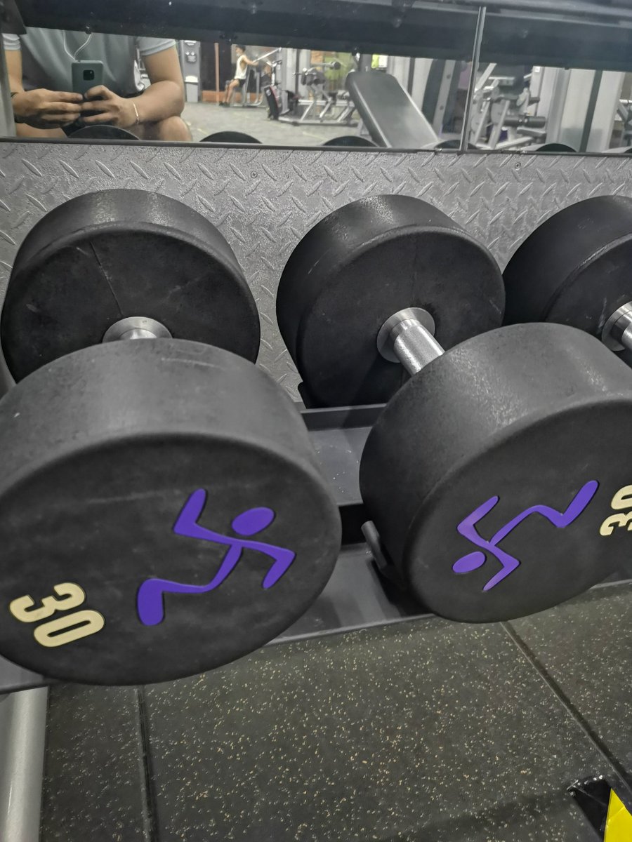 jb_sayssss's tweet photo. Chest day! πͺ
#workout #TGIF #progressoverprogress https://t.co/pXTdjn8Vt0