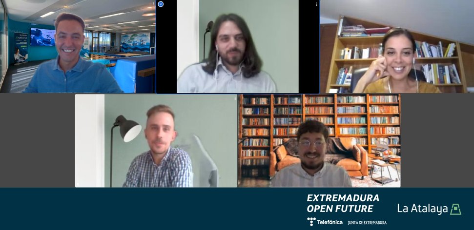 OpenFuture_Ext's tweet image. 📸Hoy queremos cerrar la semana con algunas de las fotos que nos llegan directamente desde #LaAtalaya

💡Celina Pérez (@celinapc_), mentora en Validación de Hipótesis, ha trabajado con #CognitiveData y @games_avalon en diferentes sesiones de mentorización 👇