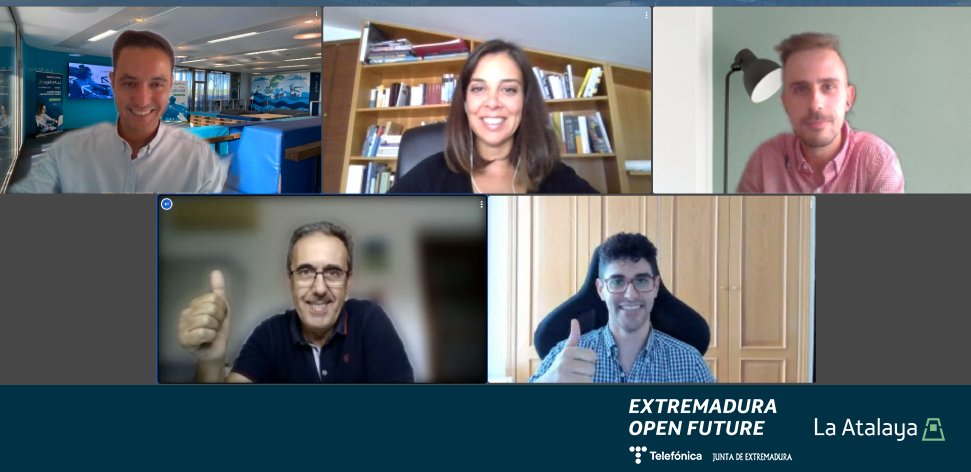 OpenFuture_Ext's tweet image. 📸Hoy queremos cerrar la semana con algunas de las fotos que nos llegan directamente desde #LaAtalaya

💡Celina Pérez (@celinapc_), mentora en Validación de Hipótesis, ha trabajado con #CognitiveData y @games_avalon en diferentes sesiones de mentorización 👇