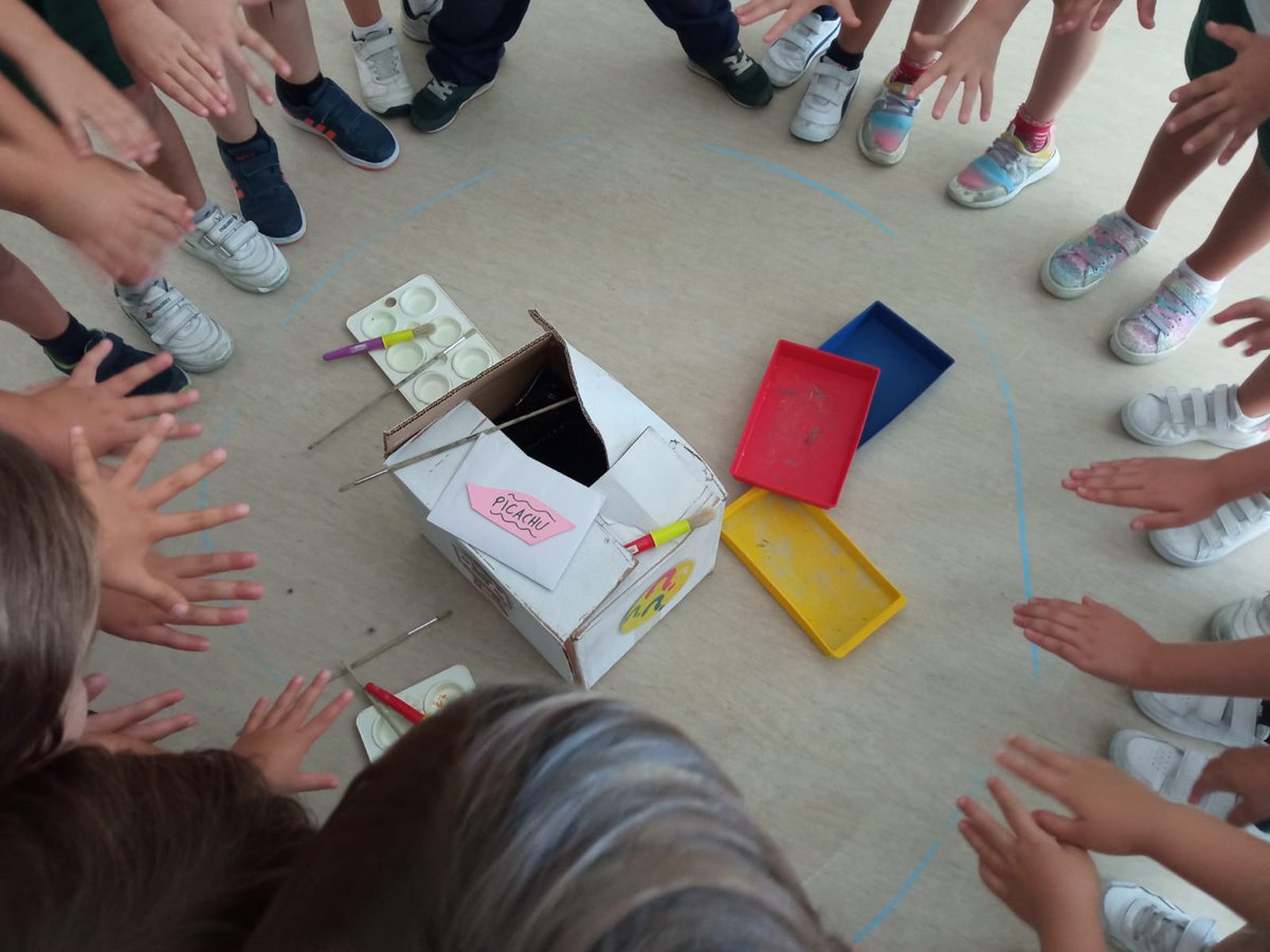 Discovering a new project! Today we have found a box and a letter from Matias with important information!!! <a href="/HBSTORREJON/">Humanitas Torrejón</a> <a href="/Evahumanitas2/">Evahumanitas</a>