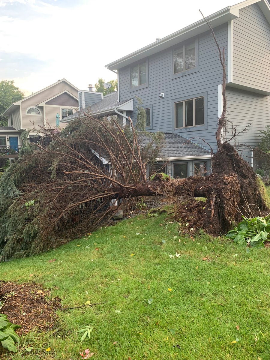 S_ferrozzo's tweet photo. @NWSTwinCities @jeremy_lutz @NWSTwinCities @jeremy_lutz cliff and Lexington in Eagan @kare11 @WCCO https://t.co/RTptcNk60z