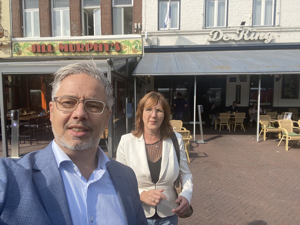 MustafaAmhaouch's tweet photo. Op werkbezoek in @roermondnieuws en samen met wethouder @AngelyWaajen @cdavandaag in gesprek met #Horeca ondernemers die teleurgesteld, boos zijn en begrip vragen. #DeKing #Baristas https://t.co/NY0imub49m https://t.co/REPr4NsQDY
