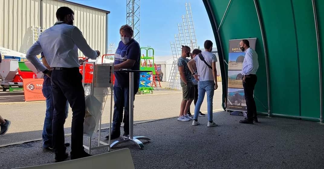 EasyCoveringEsp's tweet photo. Se nos ha olvidado deciros que hemos estado en #Salamaq!!! Algunas fotos de nuestro stand en la feria que estaba formado por un #Abristhor https://t.co/P6uGYw82zr