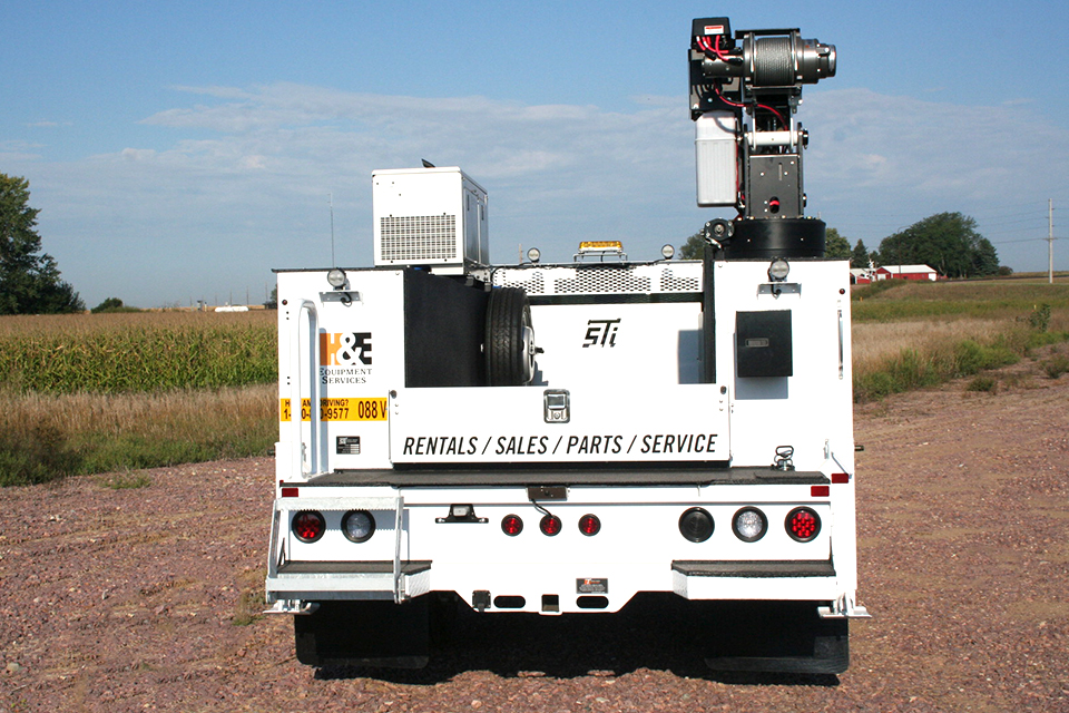 STI_TigerCranes's tweet image. It’s #FeatureFriday and we have a unit designed for H&amp;amp;E Equipment. It has a #MillerEnpak A30 with a welder, screw compressor, and a generator, making it easy and convenient to do plenty of jobs on the fly.  

#STI #servicetrucks #wedesignaroundyourneeds #TigerCranes #heequipment