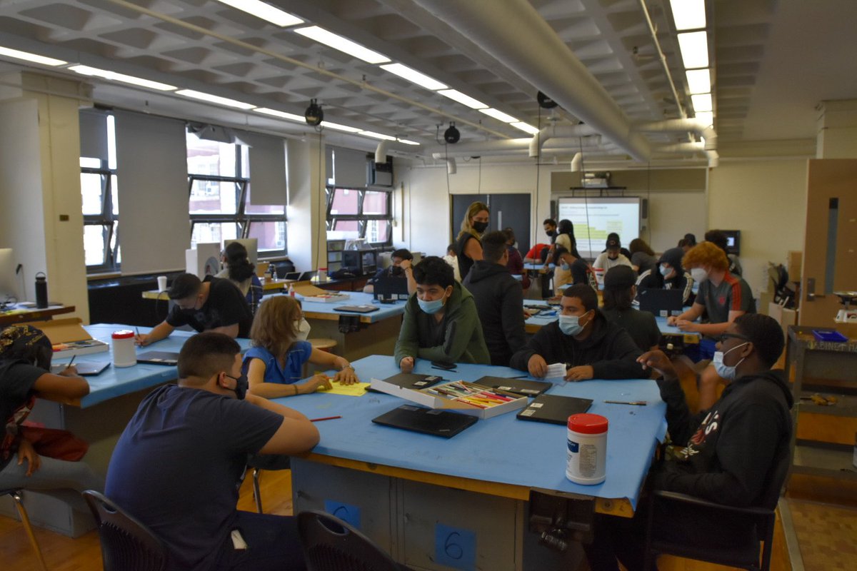 OfficialWHSAD's tweet photo. It’s great to see staff &amp; students back in the classrooms. We would like to thank staff, students, families &amp; industry partners for making the 21-22 school opening a memorable experience. Here’s to a great school year! @ExecSuptKWatts @BKNHSSuptRoss @NYCCTE https://t.co/sGDbOPb8pC