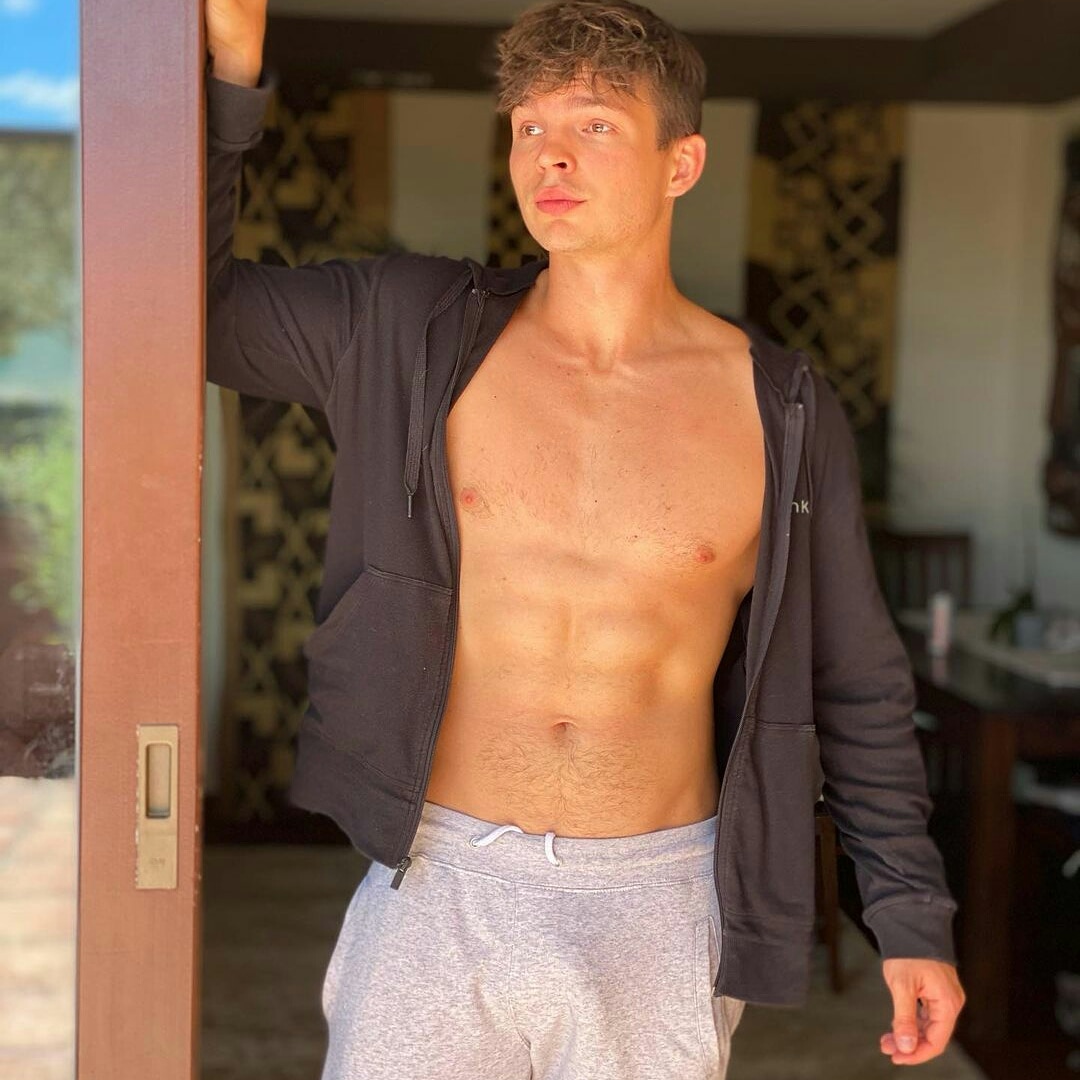 If you like me then raise your hand, if not then raise your standard.