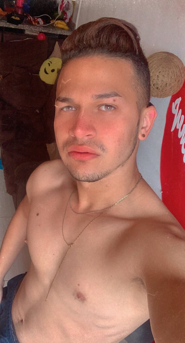 thepedro2121's tweet photo. i feel sexy 🤐#gay #gaytoon #gaysemarang #gaypoppers #gaytelegram #Men #gayvenezuela #Gay4Pay https://t.co/xKKNqpWHKM