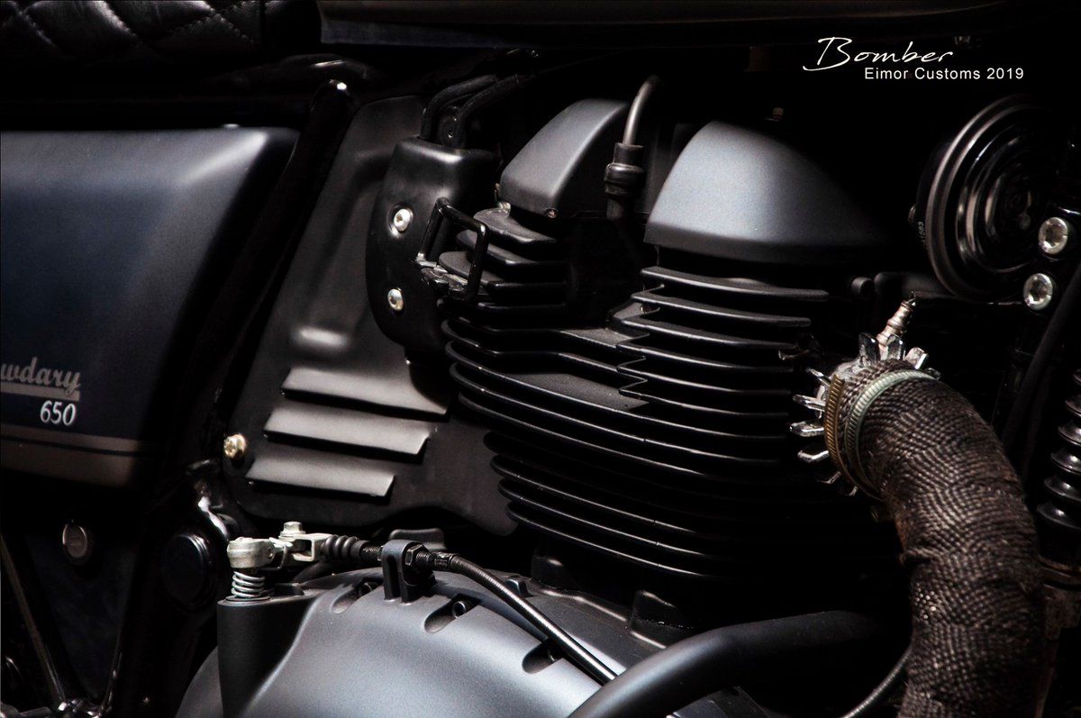 EimorCustoms's tweet photo. ~ B O M B E R ~  

Custom made Royal Enfield Interceptor. 

#royalenfield #royalenfieldinterceptor650 #royalenfieldcontinentalGT650 #continentalGT #continentalGT650 #GT650 #interceptor #interceptro650 #modifiedInterceptor650 #bulletmodification #eimorcustoms #eimor #makeinindia https://t.co/WO7jES0Z1h