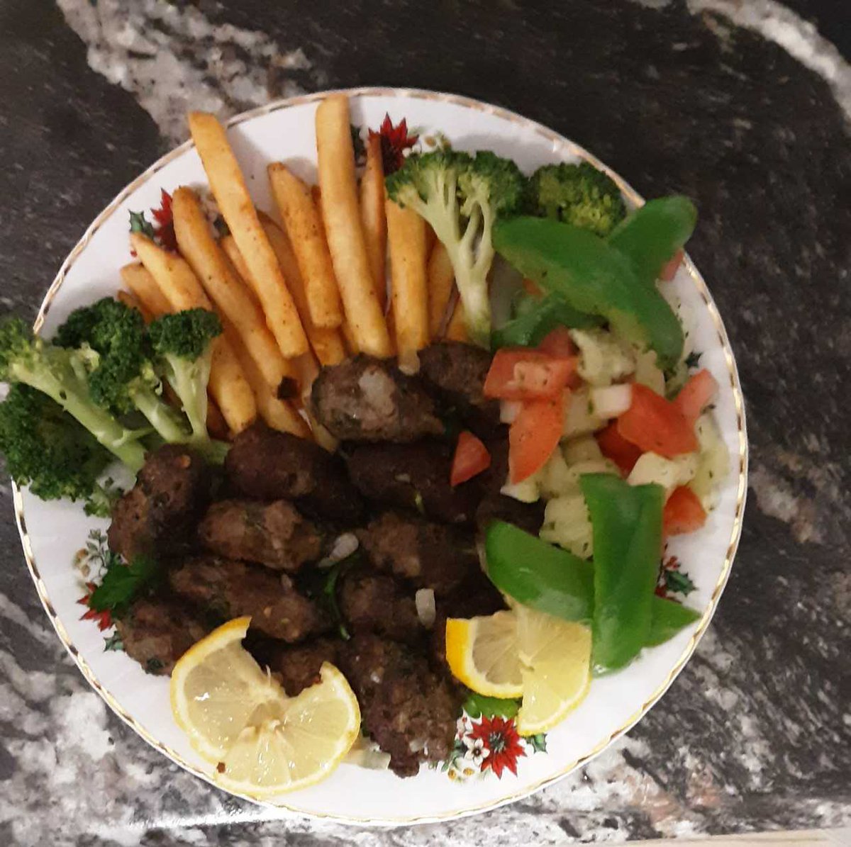 WESTofWindsor's tweet photo. Yesterday was our first virtual #CookingTogether session with our amazing participants! They cooked Lebanese #Kufta with French fries/mash or grilled potatoes! and for dessert Lady Finger Mocha! We had a great time learning and cooking together! #WelcomingWeek2021 @CitImmCanada https://t.co/NlEe6SbnxO