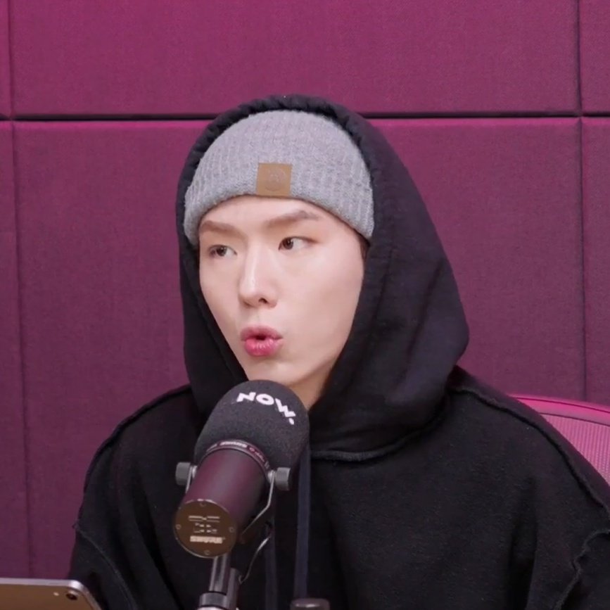 day 5: kihyun went back to hiding his hair, suspicious