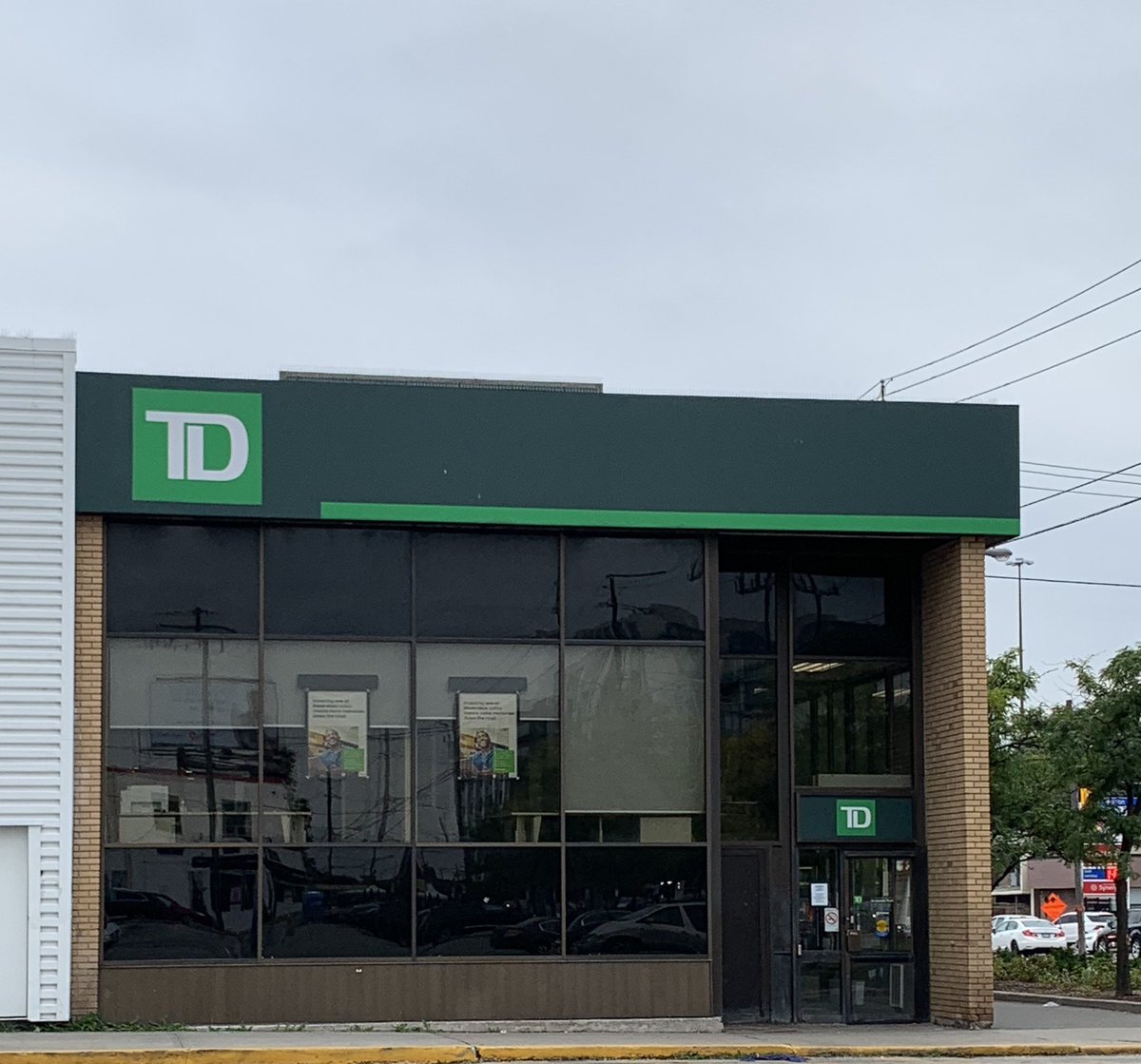 I’ve lived my whole life on Bathurst Street. Seems only fitting to become the Branch Manager of the Bathurst and Wilson location. #Day1