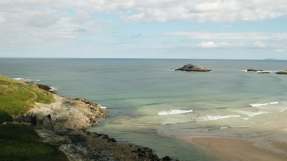 BowgieInn's tweet photo. Nestled into the West Pentire headland, our view over Crantock beach needs to be seen to be believed! 😮 If you have taken photos at The Bowgie, we would love to see them ❤️ You could WIN a £50 Bowgie Voucher at the end of the month 👏 #letsseayoursnaps https://t.co/WyzMwd9nF9
