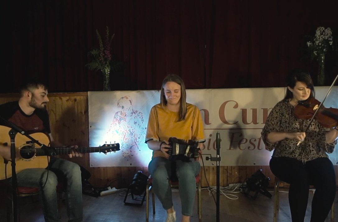 eo_sullivan's tweet photo. https://t.co/ToZU9A9wRw
@ 9pm tonight for #CultureNight2021 I've put together a compilation video of my work in Sliabh Luachra with
The label: https://t.co/L4eRe7Dehd
the festivals: https://t.co/8NIJUJd5B7 and loads more. It's like the old MTV but just for mountainy music. https://t.co/4wnGG9nMV5