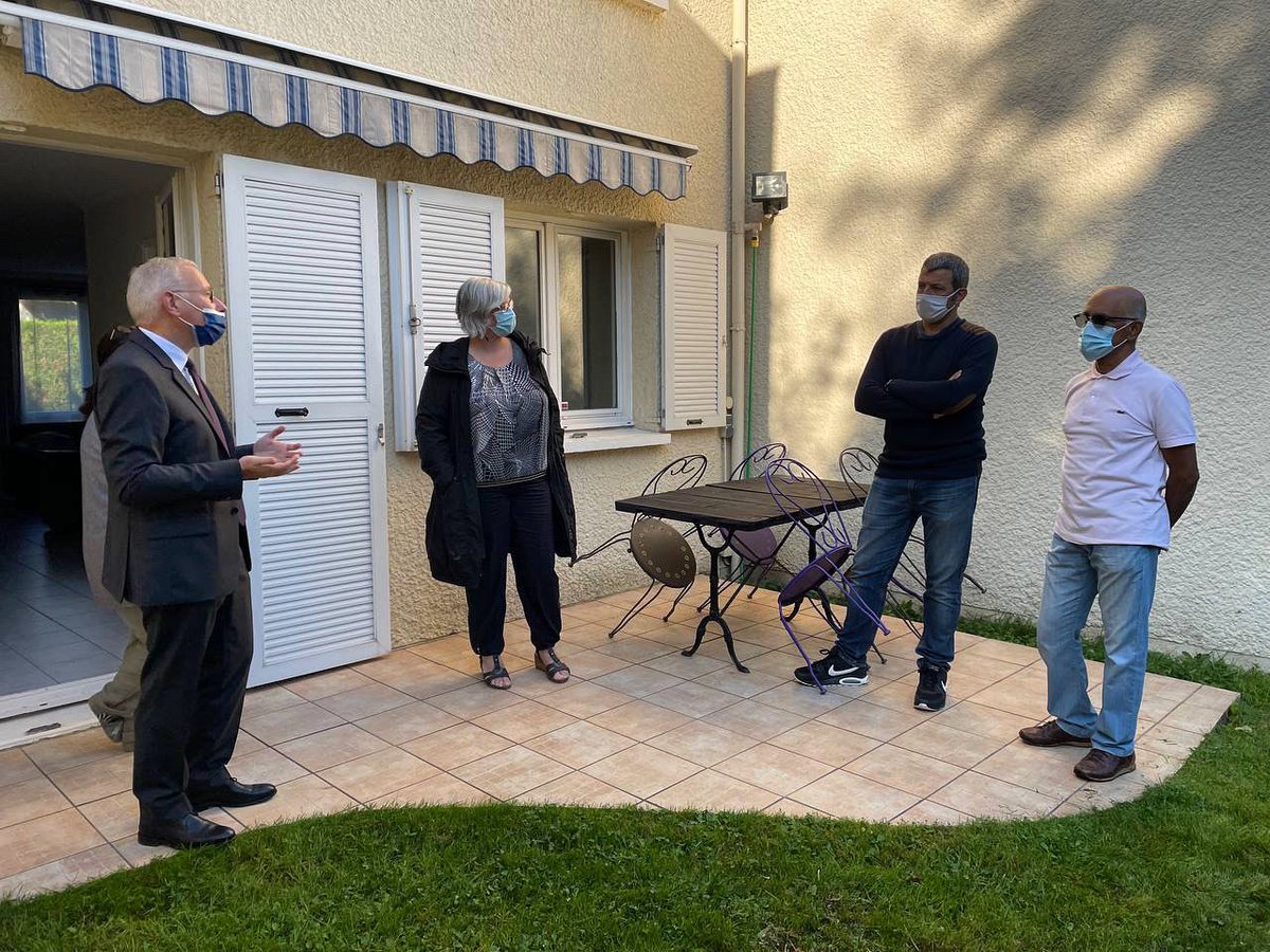 dbaichere's tweet photo. Rencontre ce matin avec des habitants de @VilleMontigny78 dont les habitations donnent sur la RD36. Le niveau sonore causé par la circulation et la pollution probable rendent la vie difficile. En attendant la #ligne18 , il faut trouver ds solutions alternatives avec @Les_Yvelines https://t.co/r4quSmpDmP