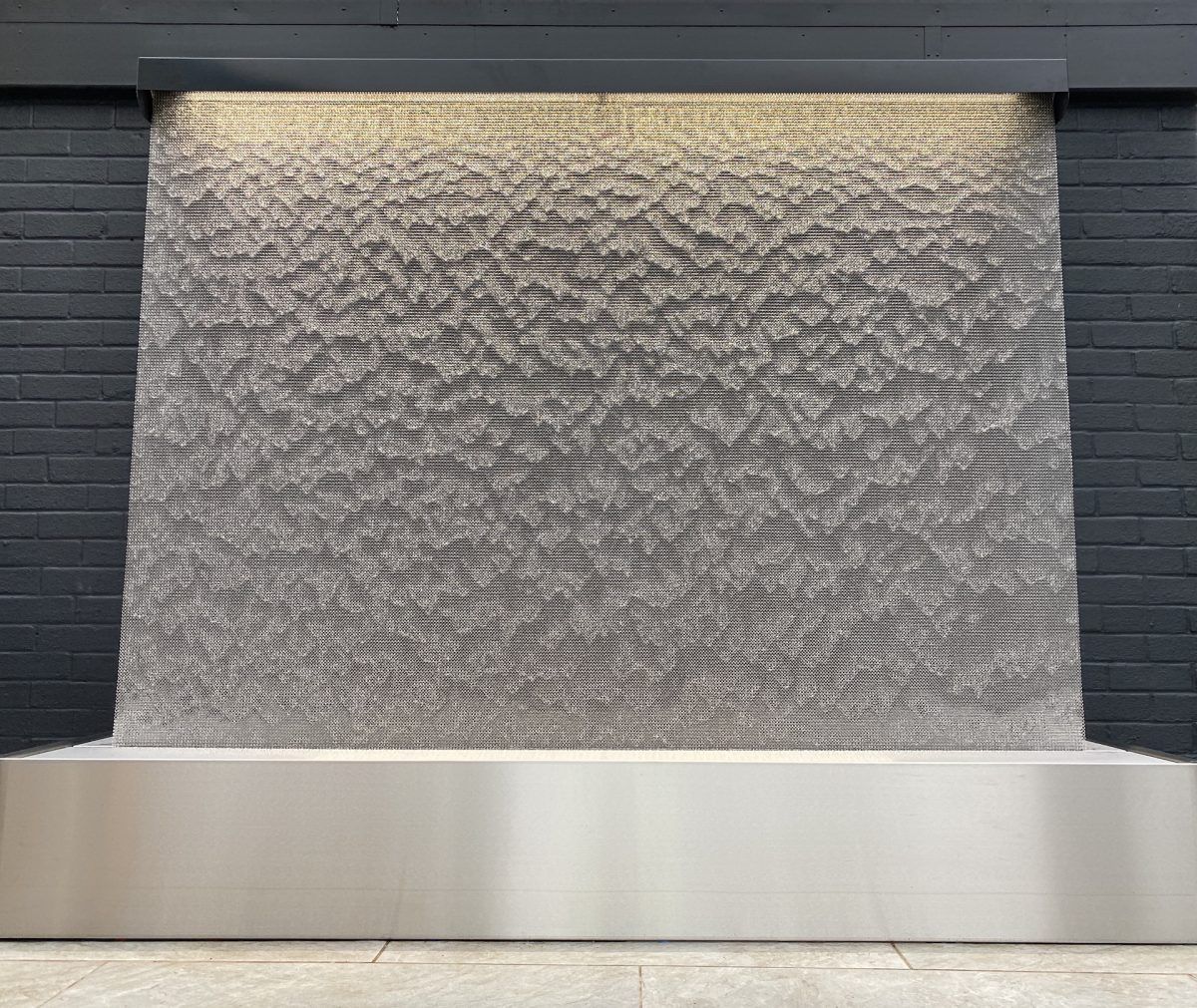 The benefits of investing in a landscape water feature:⠀
⠀
💧 Aids relaxation, with the calming effect of the sight and sound of moving water⠀
💧 Helps with air pollution by producing negative ions
💧 Adding a water feature will increase the value of your property