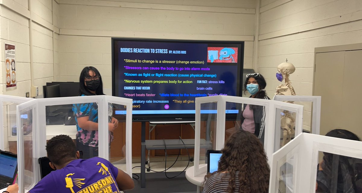PonceMcHiCTE's tweet photo. Prin. Of Health Science students collaborating to present on leadership and professional qualities of health care workers. Amazing work! @McAllenISDCTE @McHiPride https://t.co/sFF0OXqSe7