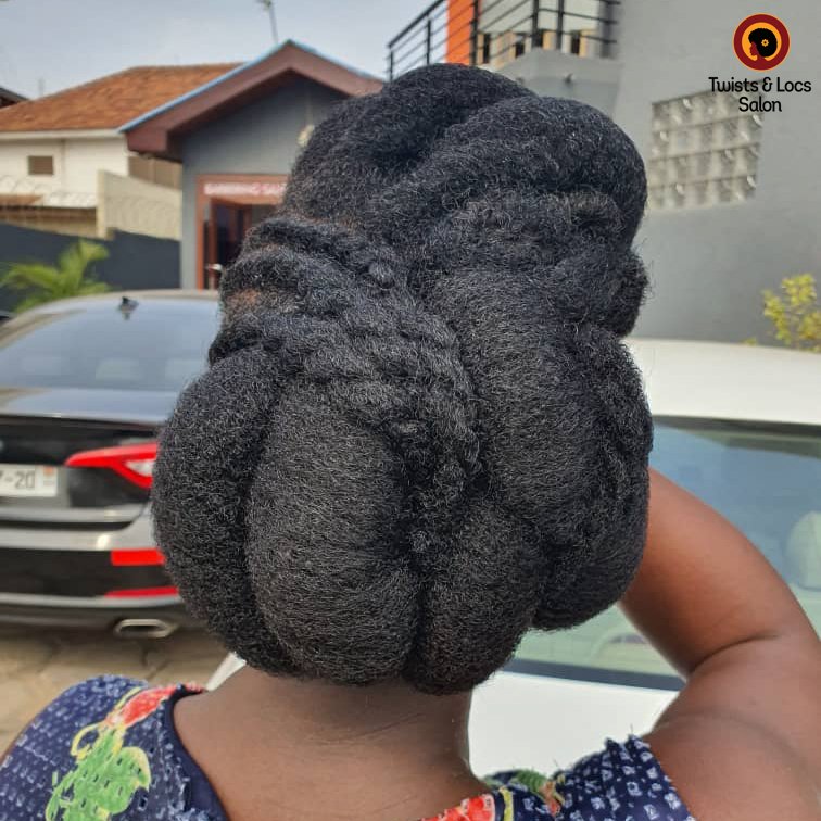 TwistsnLocs's tweet photo. #FroFriday and a homage to #WorldAfroDay.
#Twistsnlocs #StyledbyTnl #TnLat12 #HealthyHair #HairLove #MicroTwists #MiniTwists #NaturalHair #NaturalHairInspo #4CHairCare #NaturalHairStylistinAccra #KinkyHair #GhanaNaturals https://t.co/JPQPOUZyGU