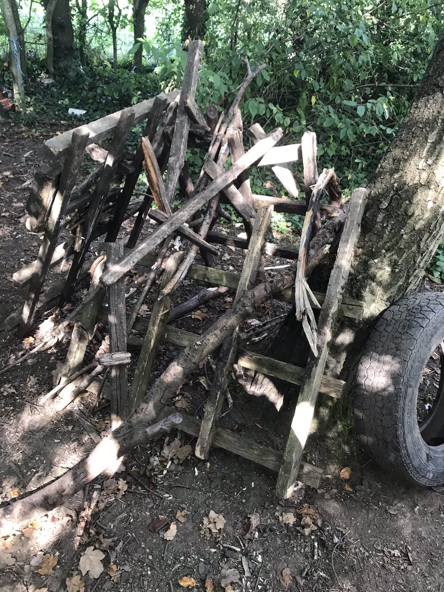 foxeswps1's tweet photo. Goldsworthy inspired art work https://t.co/ccLjGk2T2B