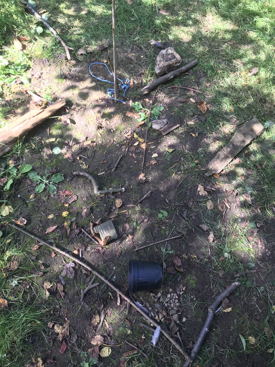 foxeswps1's tweet photo. Goldsworthy inspired art work https://t.co/ccLjGk2T2B