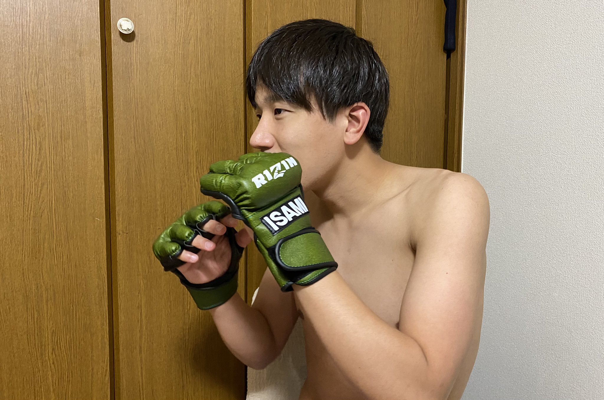 未使用 ライジン イサミ オープンフィンガー グローブ Lサイズ RIZIN