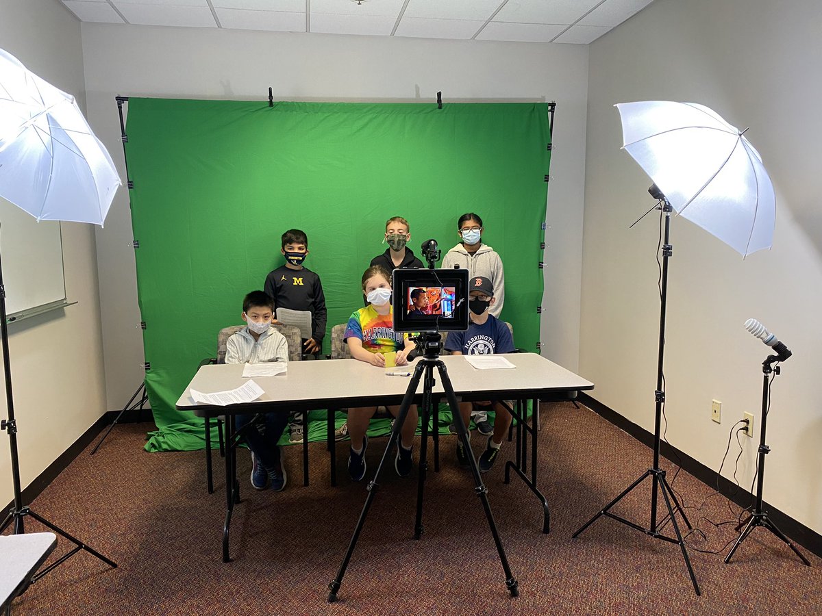Hawk_Principal's tweet photo. Check out our live morning announcements at Harrington today!! You can see behind the scene and from the classroom #joyinlearning #weallbelong #greenscreenroom @TomMartellone @lexingtonsuper @RoryDOConnor https://t.co/cRbr3eQ9wj
