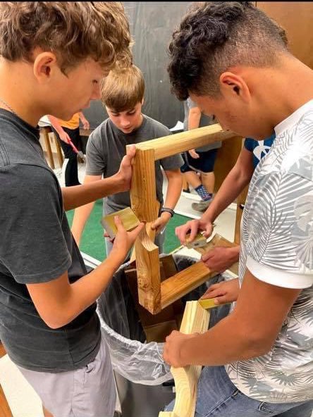 TexasMSTigers's tweet photo. A few TIGER AND LADY TIGER sightings in Mrs. McNeely's Robotics and Engineering class. Students were using the Engineering Design Process to create a four hole mini golf course.
#PTK
#tisdtheplacetobe
#TMSTigers
#TMSSTEM https://t.co/9yKwIw1Gv0