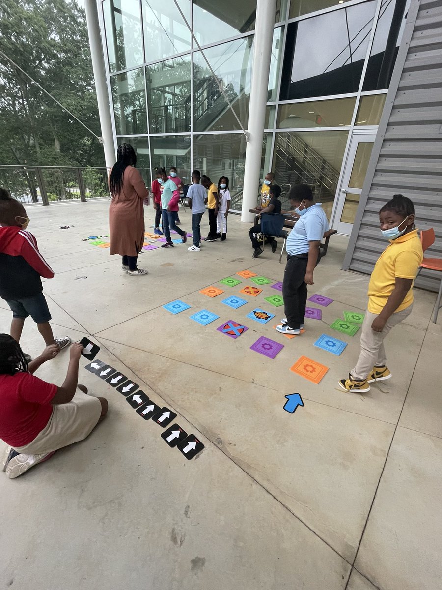 Ms_DowellAPS's tweet photo. @APSTAGAcademy #STEMTOPIA180 was 🔥 TODAY! Our future engineers created a code to help our Lead engineer get his spring to the robot for repairs!! This activity helped us collaborate with our peers and communicate effectively! @TAGThinkTank @TAGMsRackston #thetagCERTIFIEDway https://t.co/ENzdxSctus