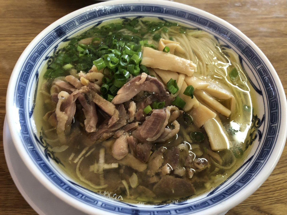 perosan1014's tweet photo. 美里町にあるらーめんHIBARIへ🍜
期間限定の鶏の中華そばの塩と醤油を堪能😁
鶏の旨味がぎゅっと🐓胡椒も合う合う✨
#らーめん #ラーメン #中華そば #塩 #鶏 #らーめんHIBARI https://t.co/2cg8f6d8lF