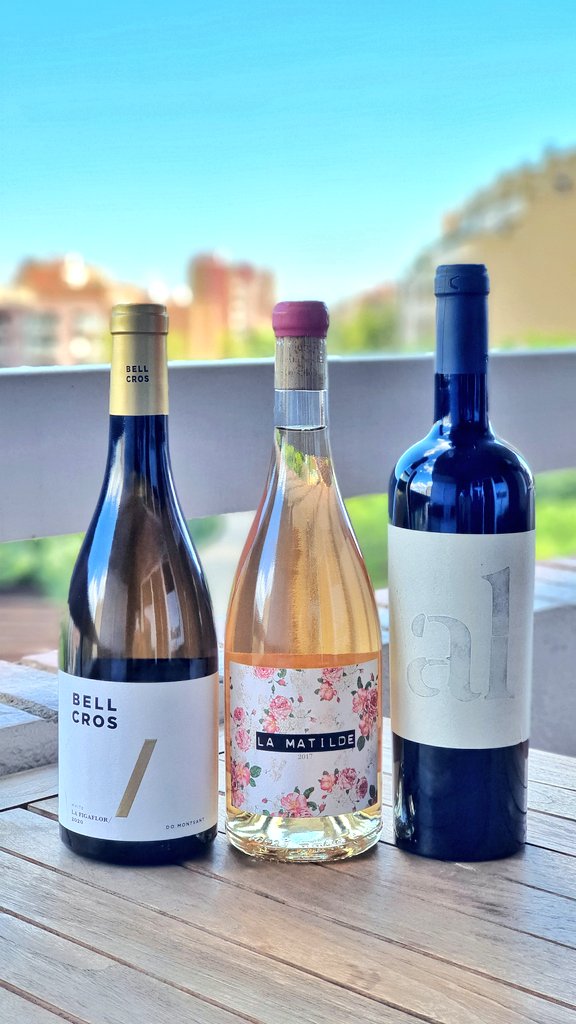 elvinet's tweet photo. 🍇 🅶🆁🅴🅽🅰🅲🅷🅴 🅳🅰🆈 🍷

Trío improvisado de vinos molones elaborados con #GarnachaBlanca, #Grenache y #GarnachaPeluda 🍷

¡Feliz #Garnacha! 🍷

—

#elvinet
#elvinetdeldia #Garnatxa #GarnatxaBlanca #GarnatxaPeluda
#InternationalGrenacheDay #DíaInternacionaldelaGarnacha https://t.co/barnmzsBE2