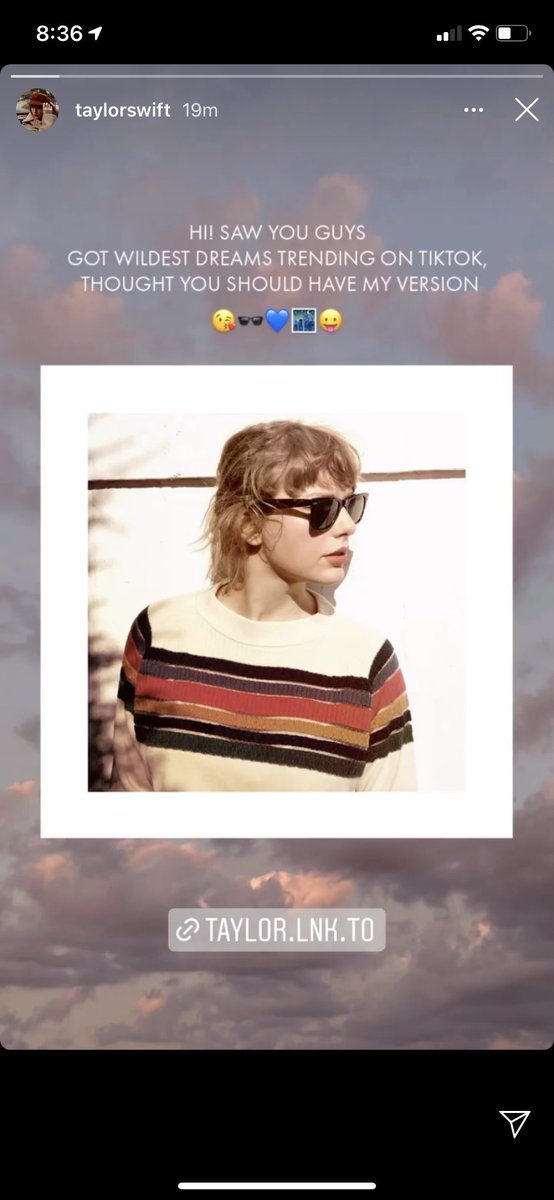 yourmirrorbalI's tweet photo. can’t believe she really confirmed 1989 is blue - we really lost this one fam 😭 https://t.co/7fVVUyxDJv