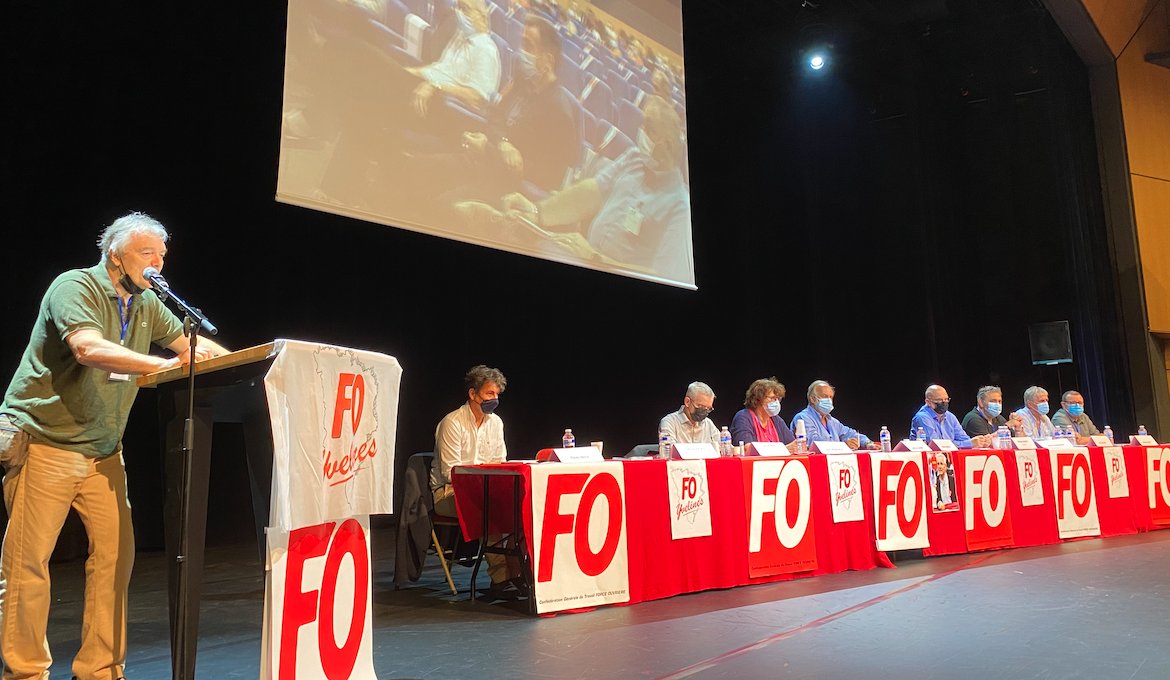 FO_Stellantis's tweet photo. L’UD FO 78 en ordre de bataille pour l’#emploi et le pouvoir d’achat !
"Libre et indépendant, et fort de la confiance appuyée des militants, nous affichons des ambitions revues à la hausse" - Dominique Ruffié, secrétaire général
#Mobilisation 
https://t.co/QhVyTQfGRj https://t.co/2vKglPjmVN