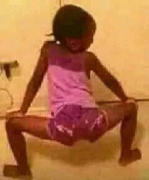 curiouslew's tweet photo. listening to Void      /// listening to scoop #MONTERO  @LilNasX https://t.co/BV6Nk8DQHT