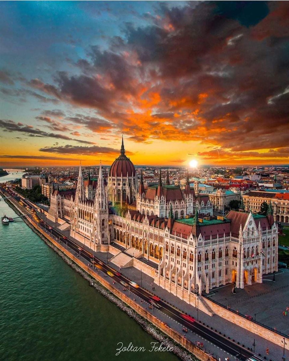 DailyEngCo's tweet image. Budapest, Hungary by @hungarian__wanderer [IG]