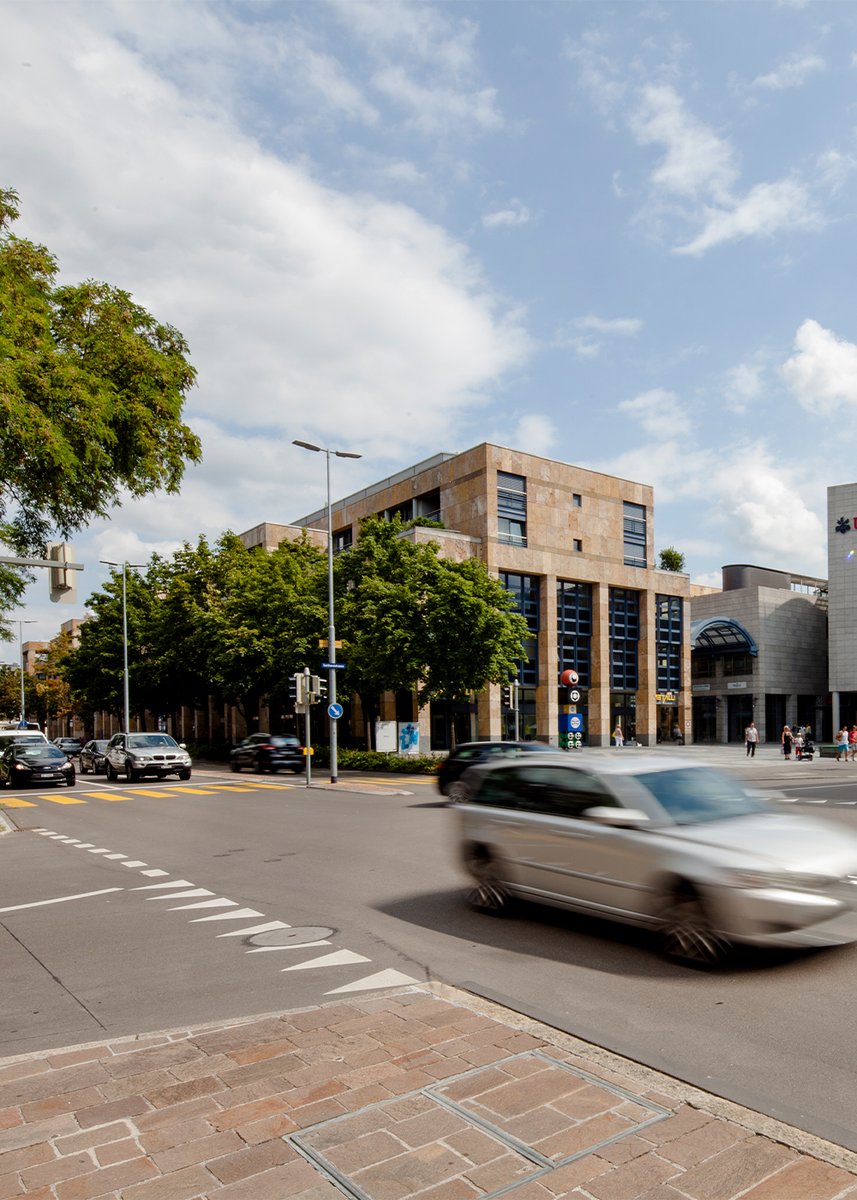 Weitere Resultate der Studie #greencheckzug zeigen: Der Auto-Pendlerverkehr belastet die Klimabilanz der Zuger Wirtschaft massiv.
bit.ly/3nrvv8p
#nachhaltigkeit #wirtschaft #klimawende