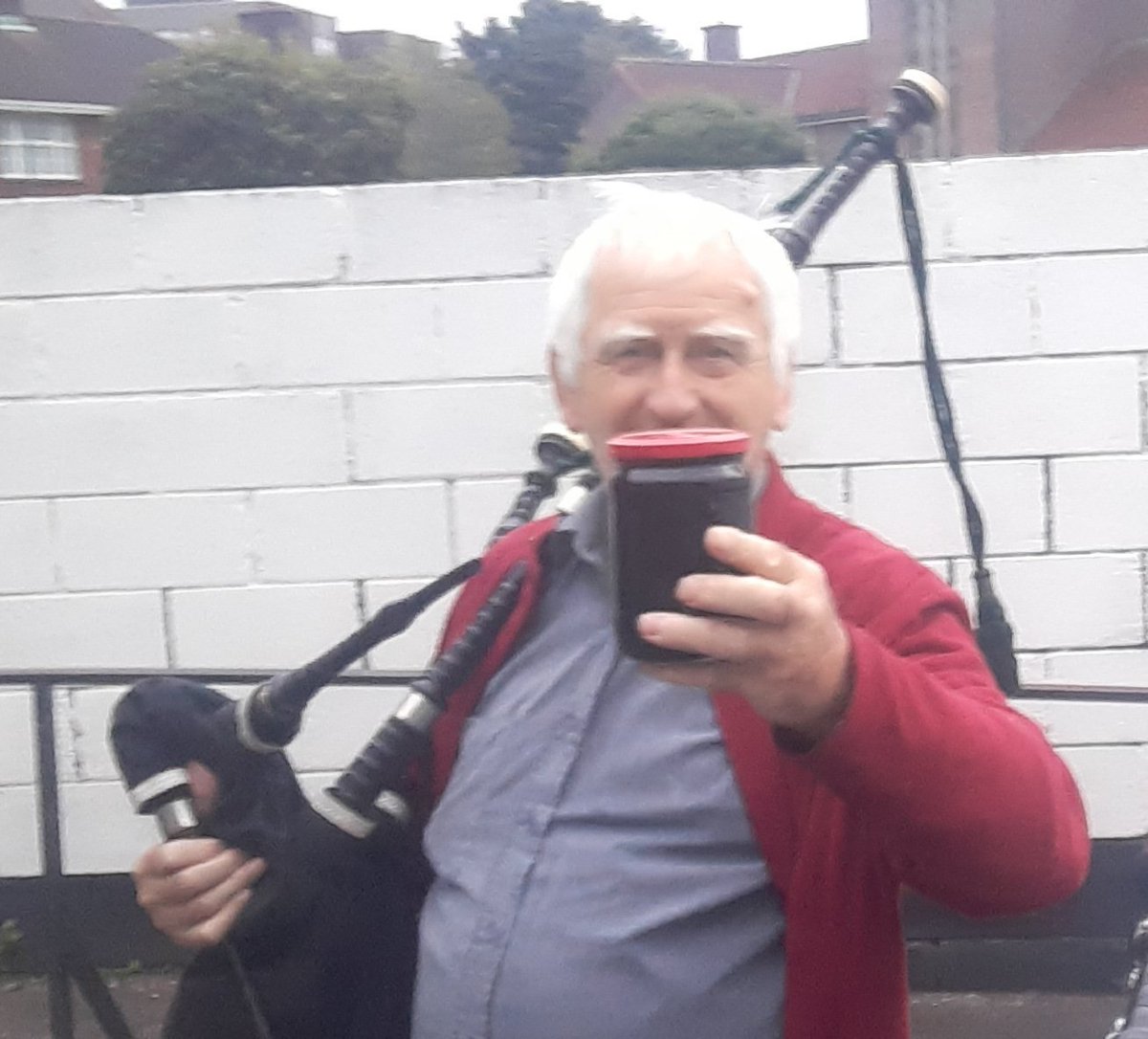GrainneWalsh17's tweet photo. Playing music #goodfortheheart #goodforthemind #goodforthesoul 🎼🎵🎼🎵 glad to be back @jim24367531 enjoy your blackberry jam x #itsthelittlethings https://t.co/ndOGJTSKGC
