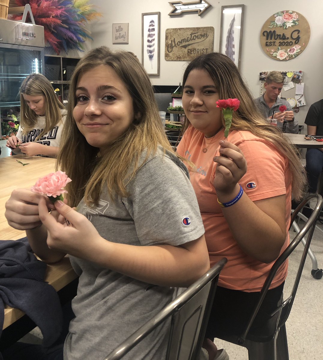 CISDCCMR's tweet photo. The Watering Can at CISD CTE did a great job hosting the Freshman Academy for Floral Design Week!  Students in this pathway are able to be creative with their hands and learn how to make awesome arrangements. Check out their page to see more of their work! 🌻 https://t.co/OaVRNdl2L8