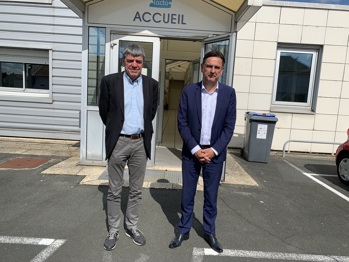 LEleveurlaitier's tweet photo. #TerraLacta A côté de ses 550 Ml de vaches vendus à #Savencia, la coop lait du Sud-Ouest veut développer des produits à marque. 440 M€ de CA en 2020 dont 30 M€ avec ses 3 marques, 1,82 M€ de résultat net. Et pas d’assignation en justice de Savencia. https://t.co/L5MWpA1GT7