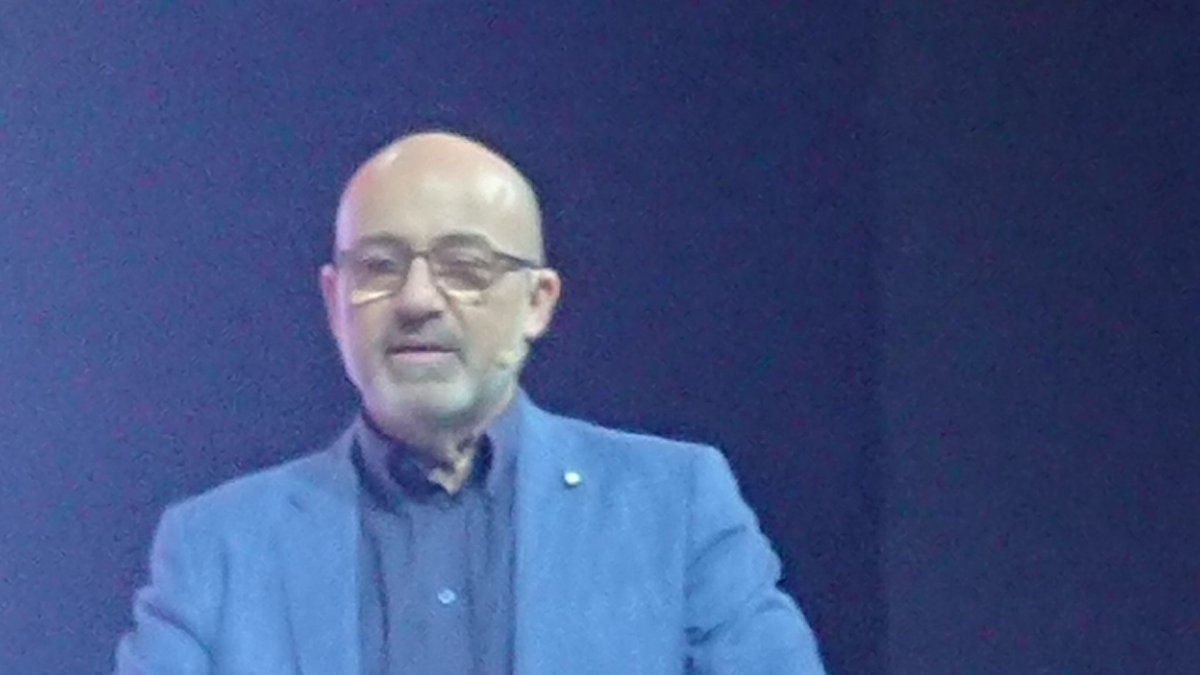 evutkin's tweet photo. #Salonedelrisparmio #Cingolani più lo ascolto, più mi piace. Ma poco politico, per questo facilmente attaccabile https://t.co/Qo5MPu4cs4