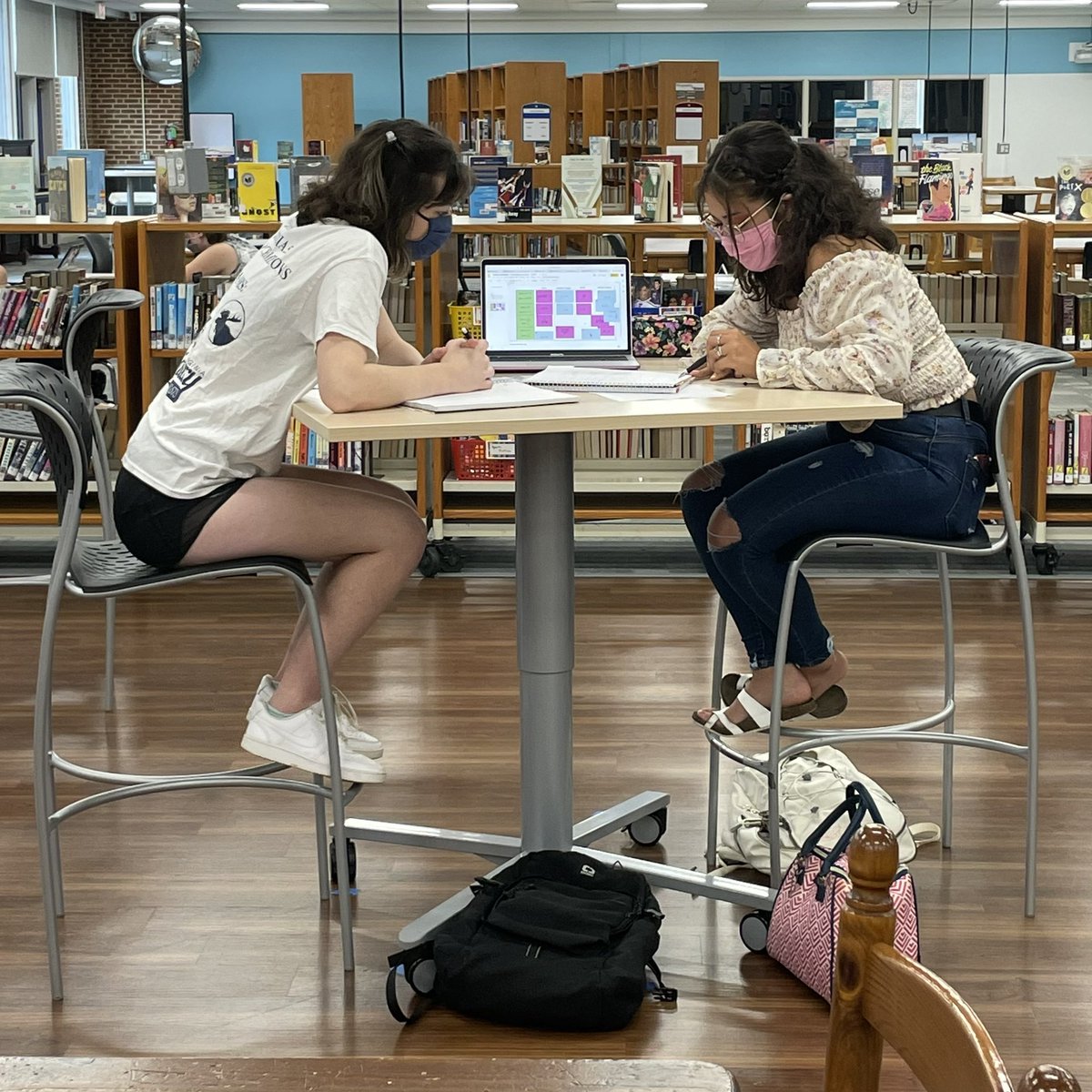Peer tutoring at <a href="/AlbemarleHigh/">Albemarle High School</a> is up and running! This period we’re helping with Algebra 2, French 2, US History, Calculus, &amp; MESA! @darahbonham