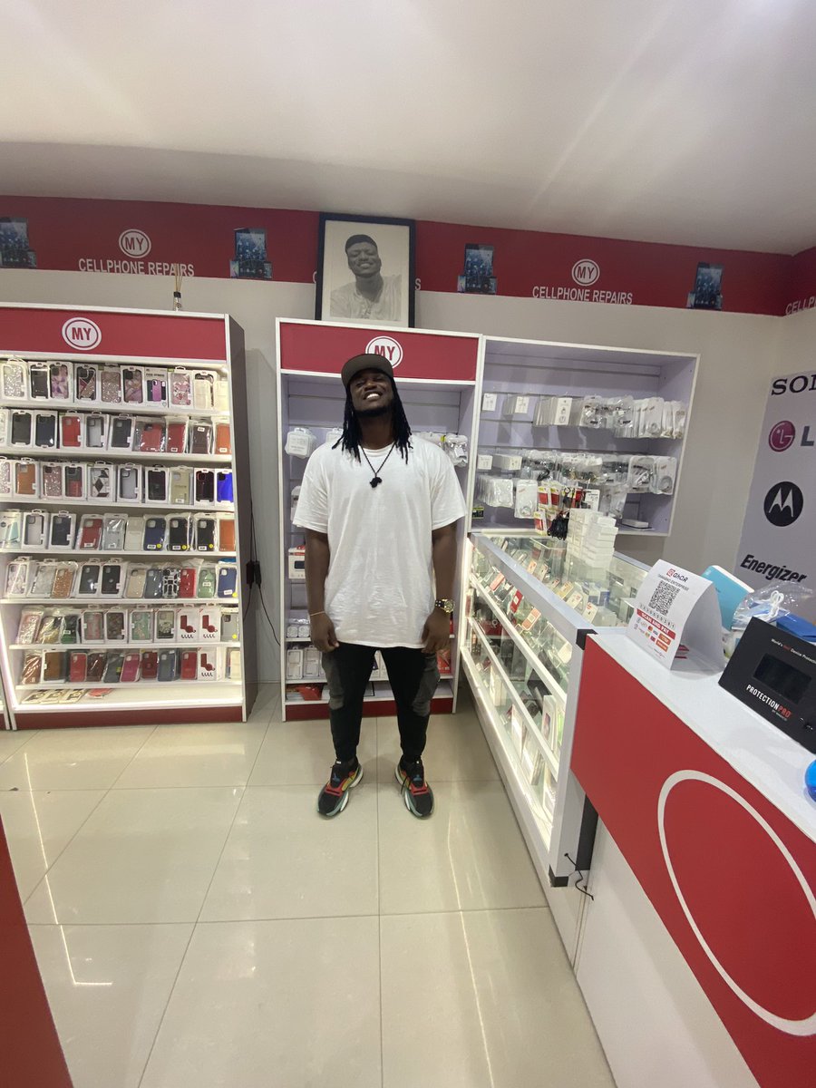 gambo_ii's tweet photo. Here’s 1 of my companies called “My Cellphone Repairs” that I own. Currently have 5 locations in Ghana… Accra AnC Mall/Eastern Region/ 2 in Kumasi / Sunyani…goal is to have one in every region 🙏🏾  You’d see how nobody would RT this cuz y’all hate when neggas winning https://t.co/i0IrtFMk6W