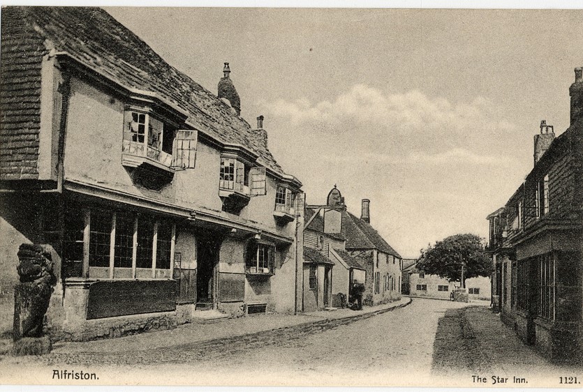 TheKeepArchives's tweet photo. Three views of a #Sussex favourite #TheStarInn #Alfriston
#SouthDownsWay
#myhotelnightmare https://t.co/fZRwgzXo7q