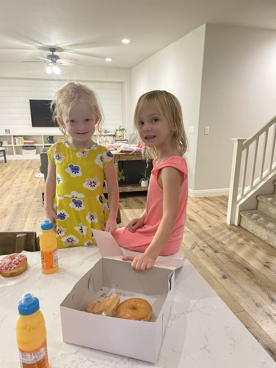CoachRHammond's tweet photo. Week 5 early because of my oldest having 6am water polo practice. It’s a rivalry game vs Bullard! Some kids dressed some in pjs but they all like the doughnuts! #DoughnutsForDubs #Drive4Nine #100thSeasonOfClovisFootball https://t.co/gRskpAZtBB